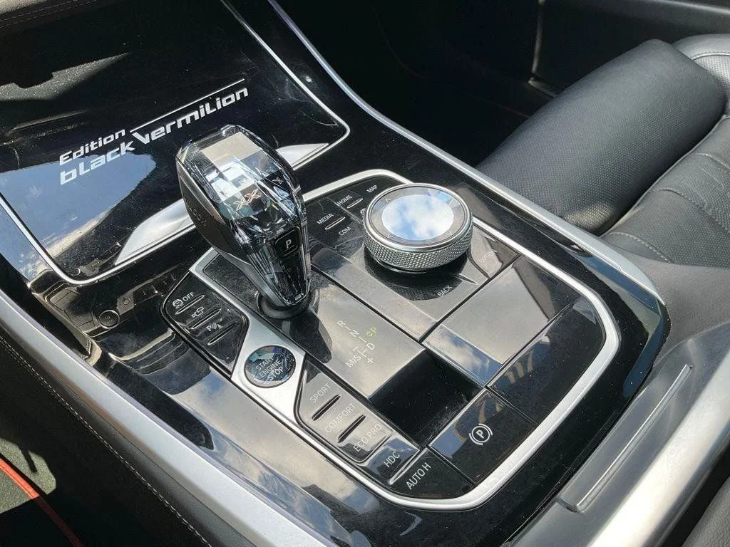 Used 2022 Black BMW xDrive40i image 12