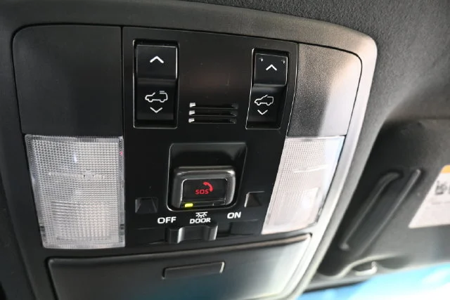 Used 2023 Black Lexus 460 image 37