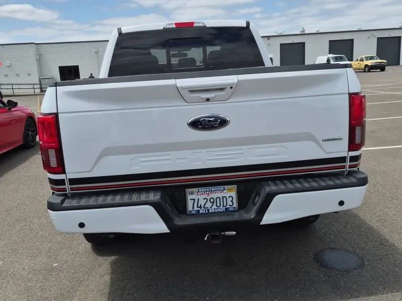 Used 2018  Ford Lariat image 4