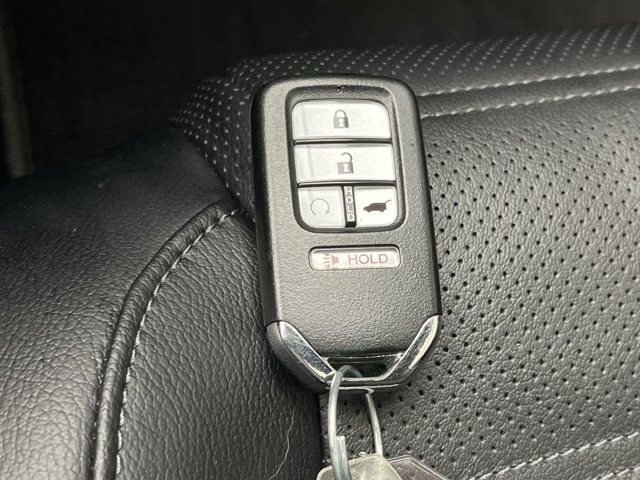 Used 2018 Crystal Black Pearl Honda EX-L image 27