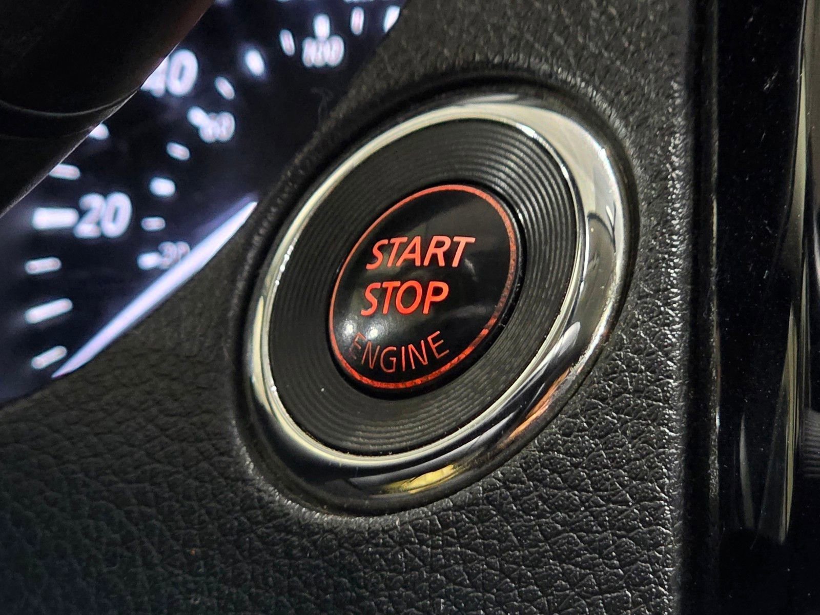 Used 2018  Nissan SV image 30