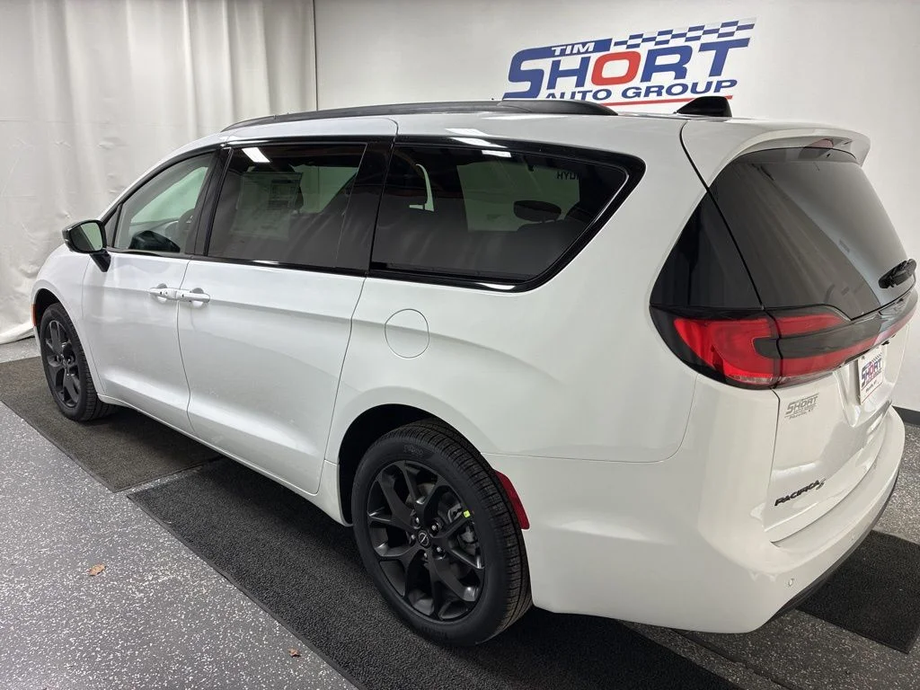 New 2026 White Chrysler Limited image 8