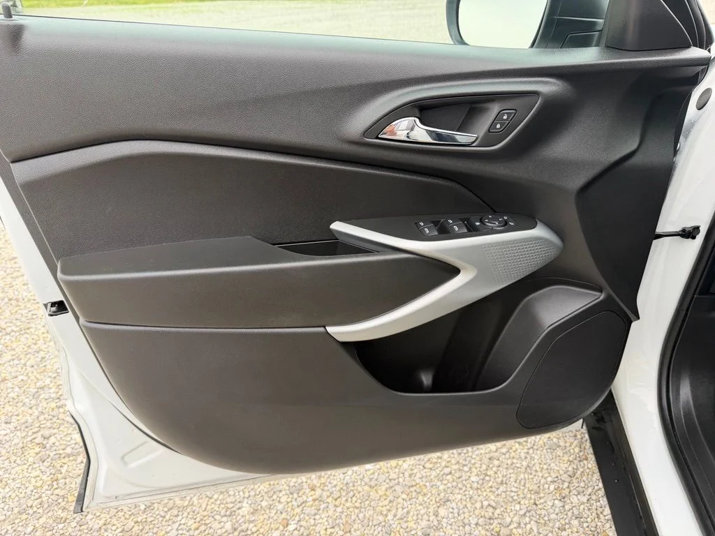 Used 2026 White Chevrolet LS image 9