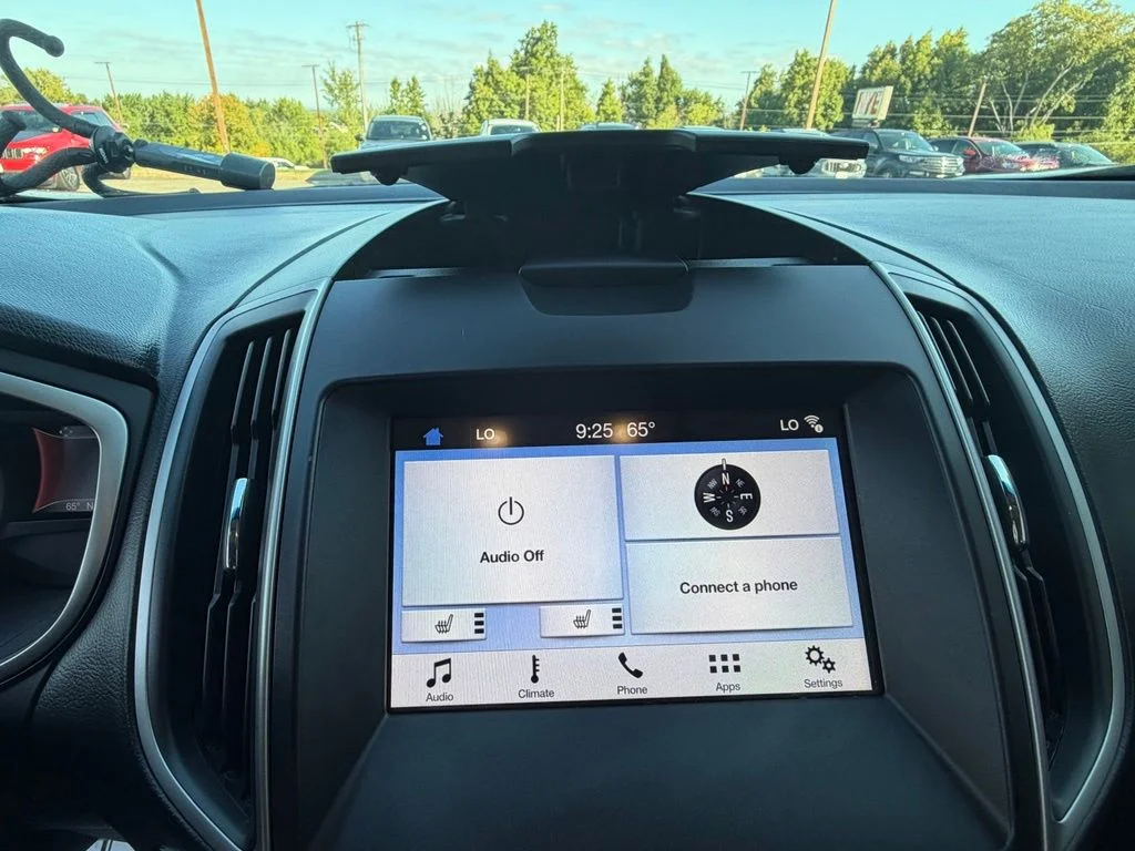 Used 2019 Green Ford SEL image 21