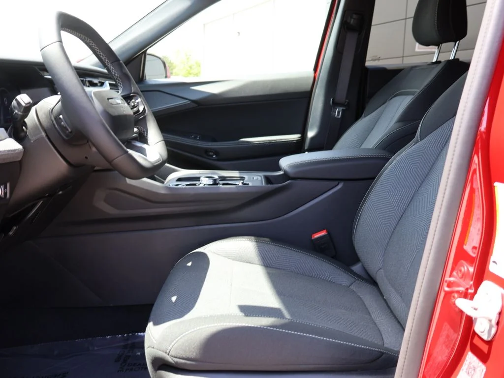 New 2026 Red Hot Pearl-Coat Exterior Paint Jeep Laredo image 22