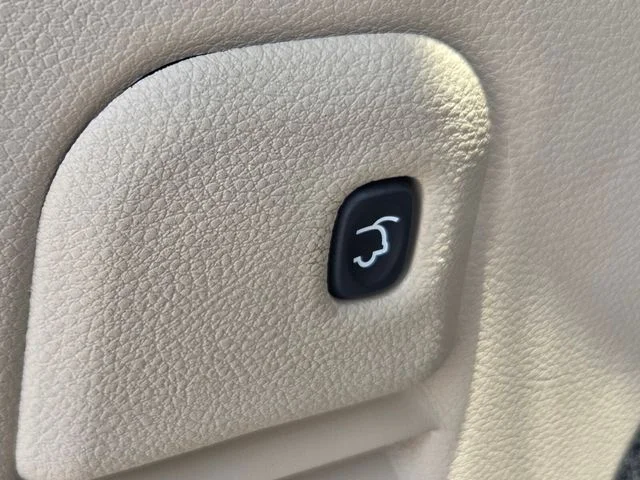 Used 2019 Gray Jeep Limited image 33