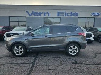 Used 2015 Magnetic Ford SE image 1