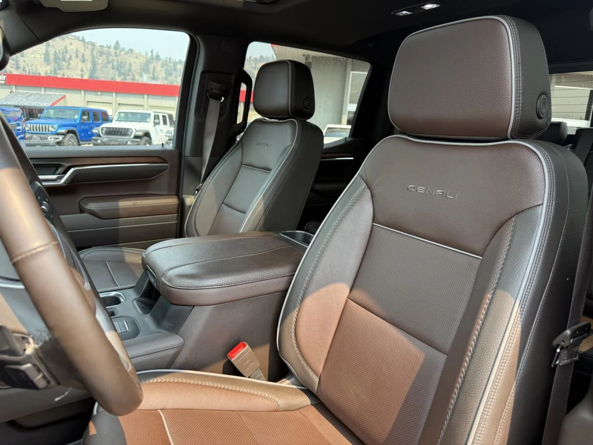 Used 2025 Silver GMC Denali image 14