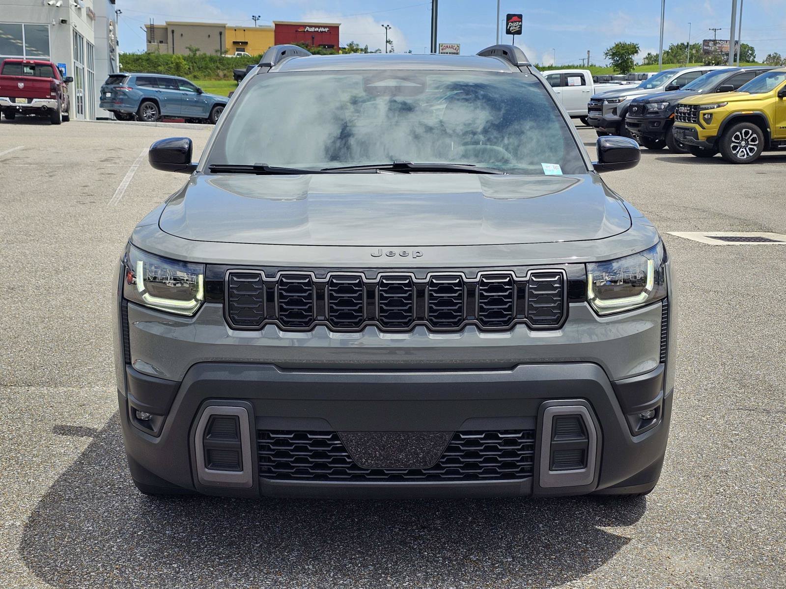 New 2026 Sting-Gray Clearcoat Jeep Laredo image 2