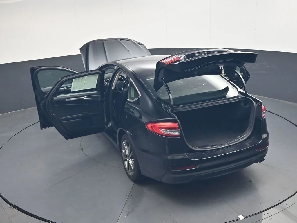 Used 2019 Black Ford SEL image 53