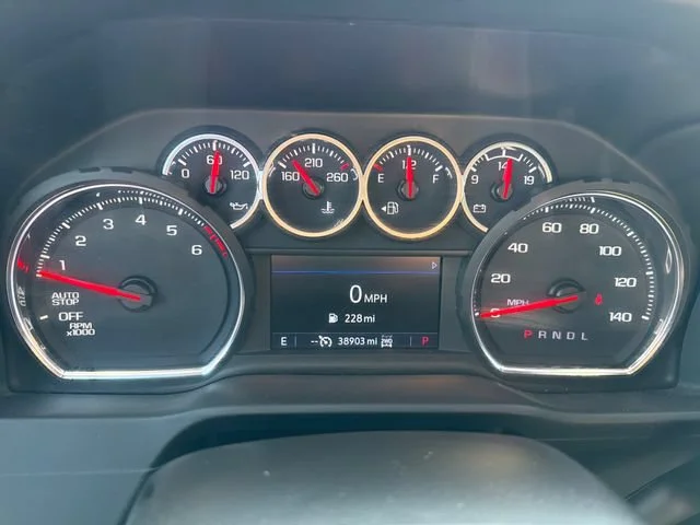 Used 2021 BLACK Chevrolet RST image 18