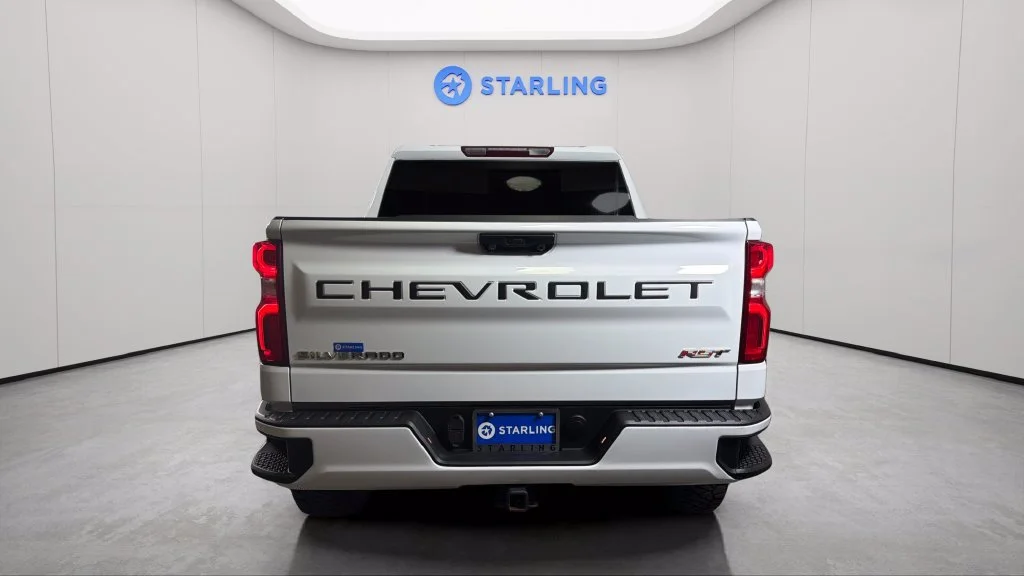 Used 2024 Summit White Chevrolet RST image 7