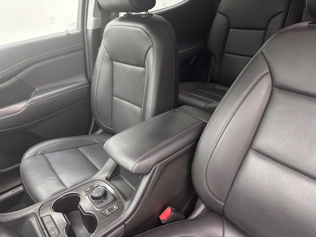 Used 2023 Silver GMC SLT image 25