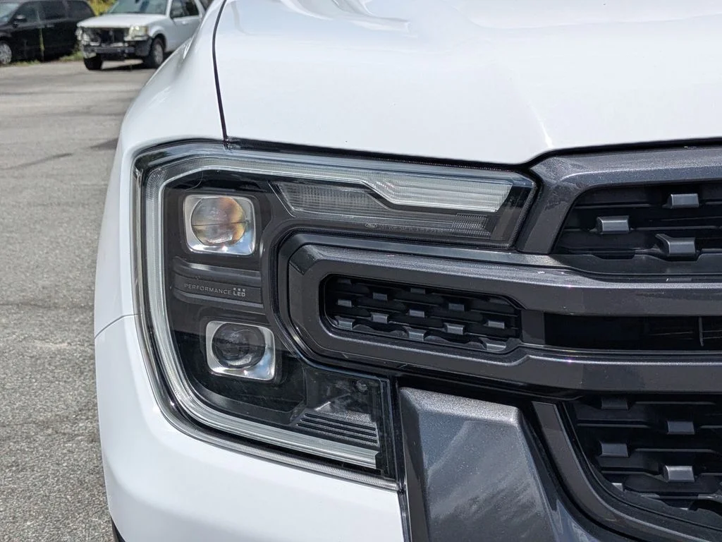 Used 2024 White Ford Lariat image 10
