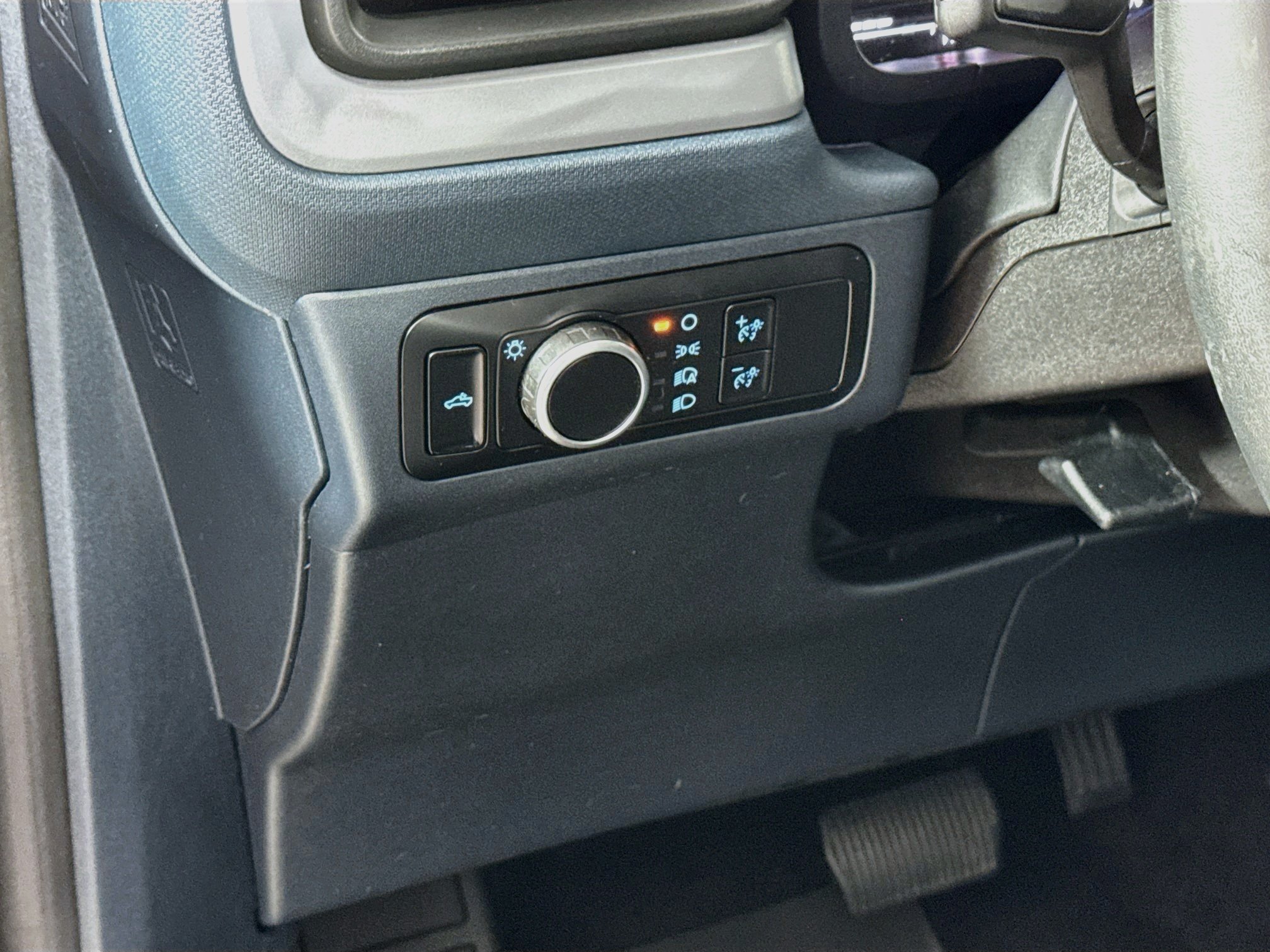 Used 2024 Carbonized Gray Metallic Ford XLT Advanced image 10