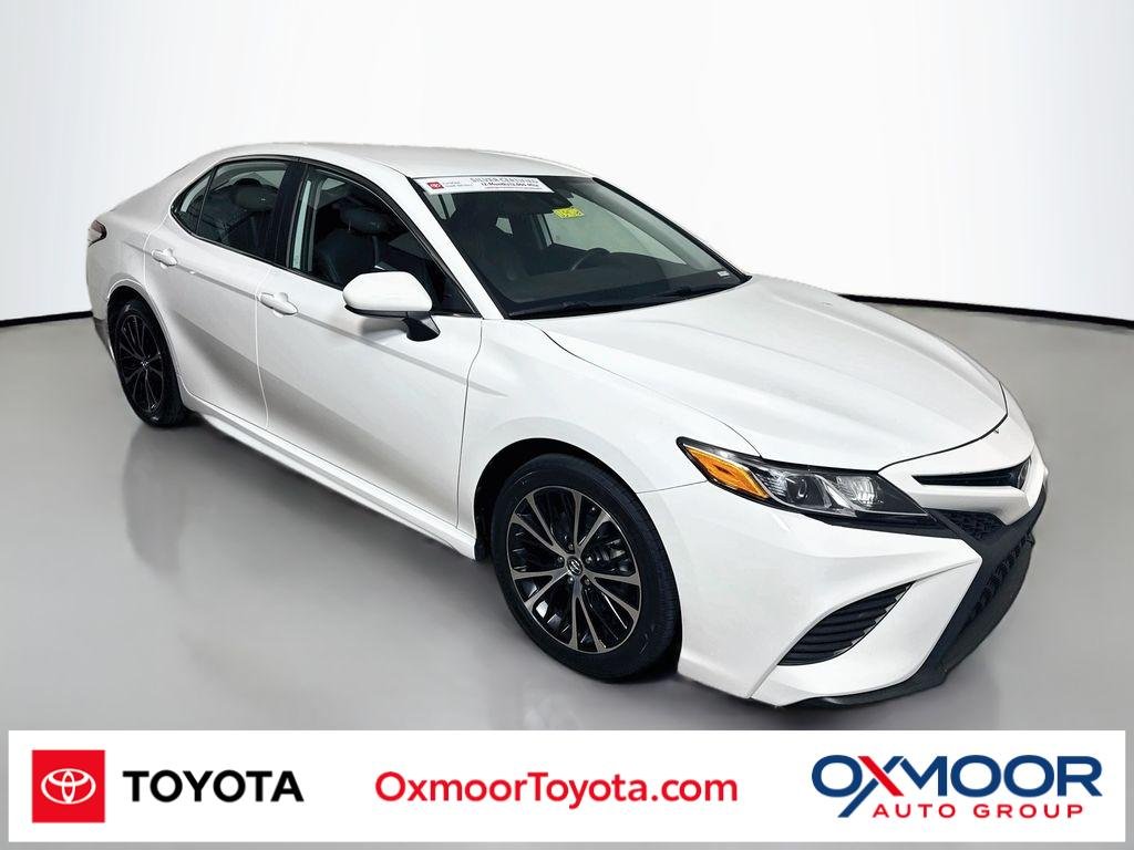 Used 2019 White Toyota  image 1
