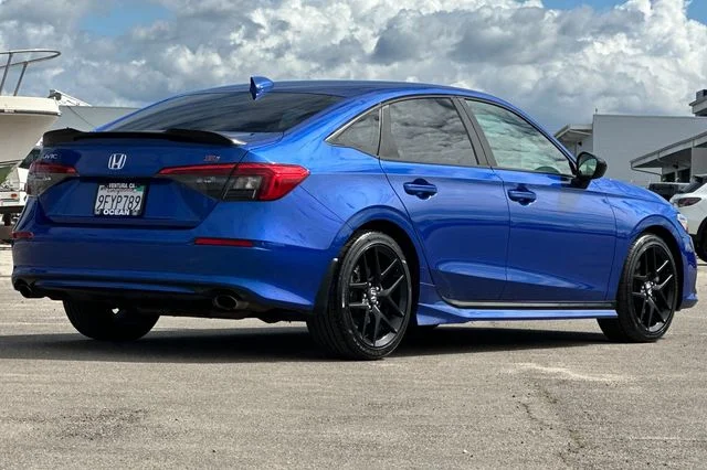 Used 2023 Boost Blue Pearl Honda Si image 4