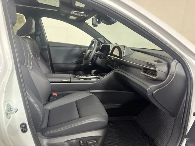Certified Used 2025 Oxygen White Toyota Limited image 4