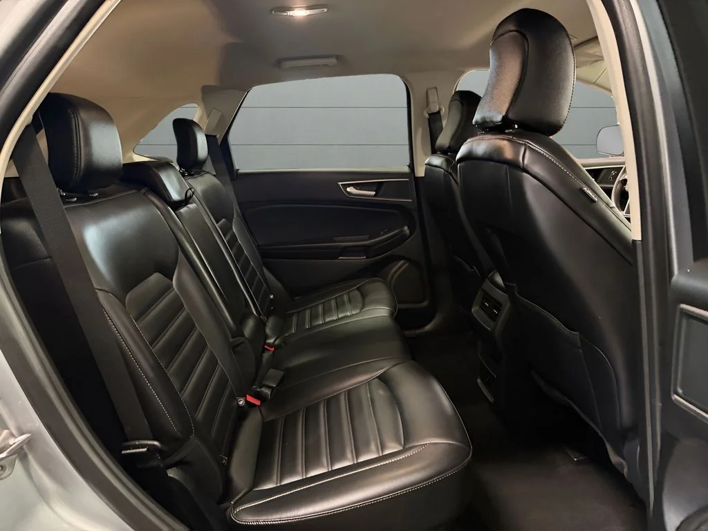 Used 2024 Silver Ford SEL image 22
