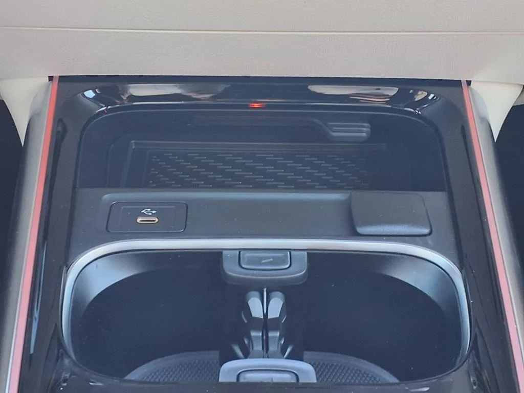 Certified Used 2025 Polar White Mercedes-Benz GLA 250 image 20