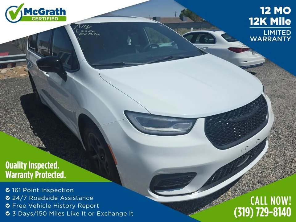 Used 2023 White Chrysler Limited image 1