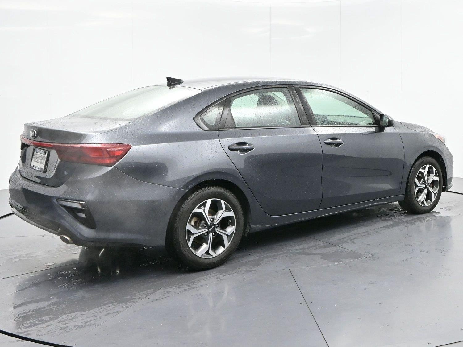 Used 2020 Gravity Gray Kia LXS image 7