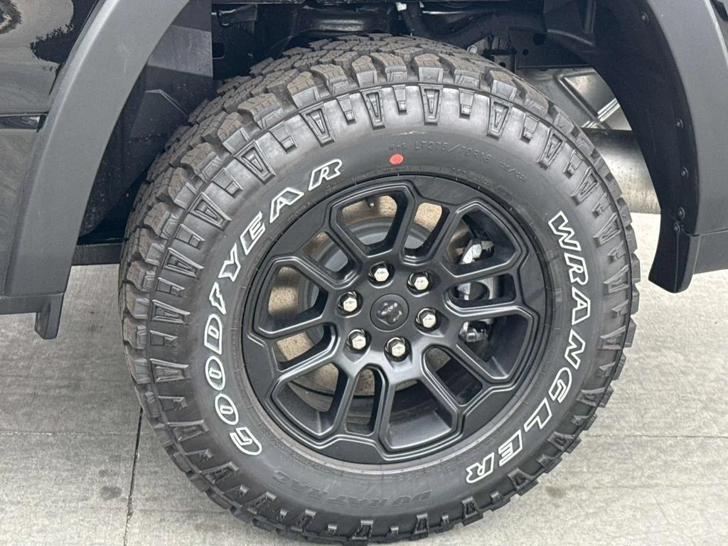 New 2026 Diamond Black Crystal Pearl-Coat Exterior Paint RAM Rebel image 38