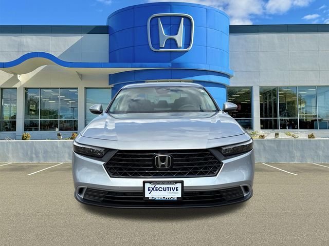 Used 2023 Lunar Silver Metallic Honda EX image 6