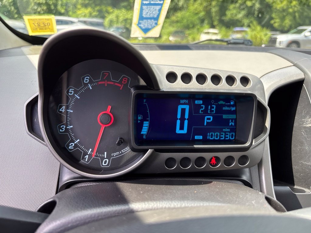 Used 2016 White Chevrolet LS image 18