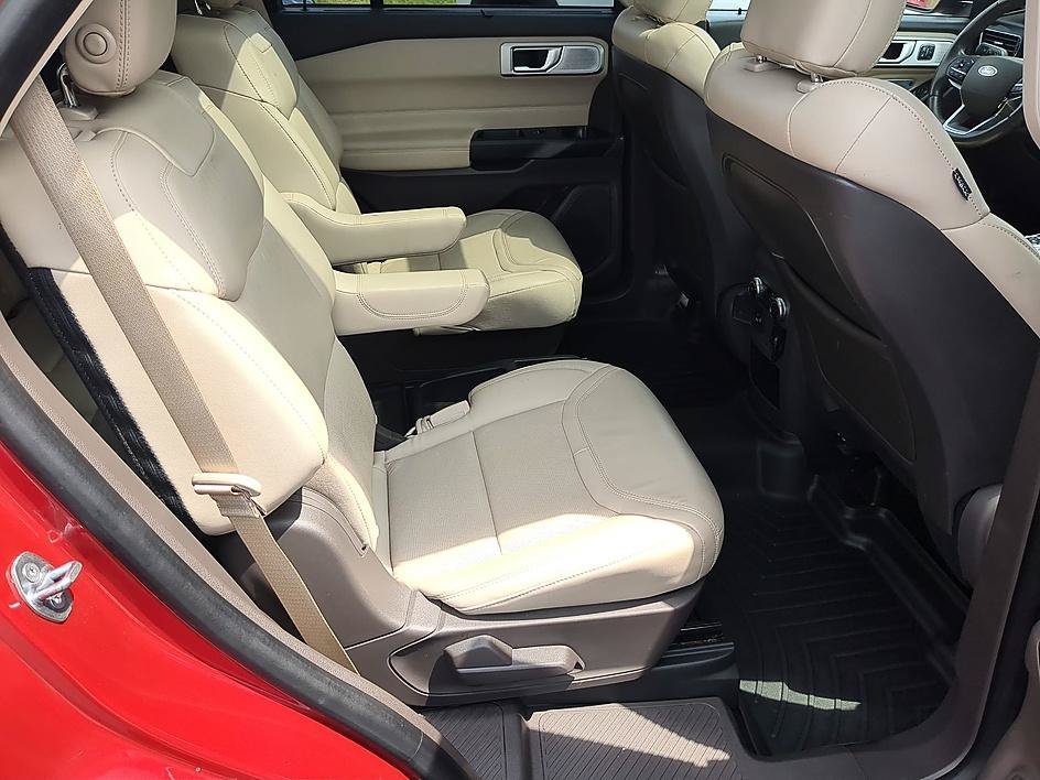 Used 2020 Red Metallic Ford Platinum image 37