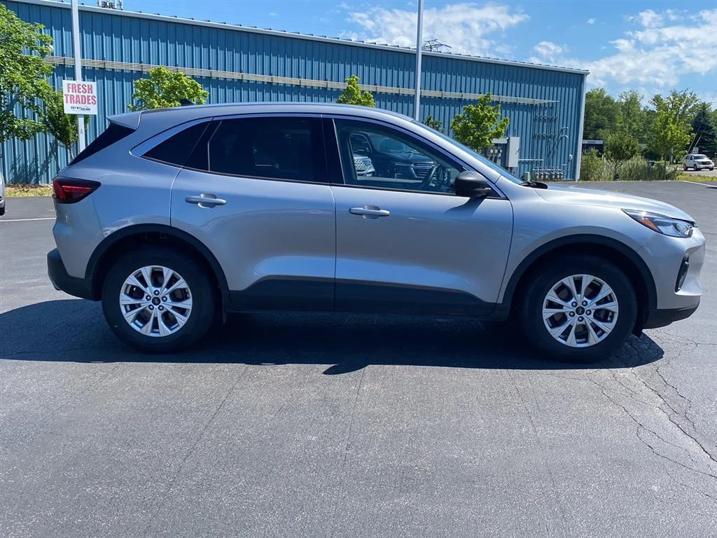 Used 2023 Iconic Silver Ford Active image 11