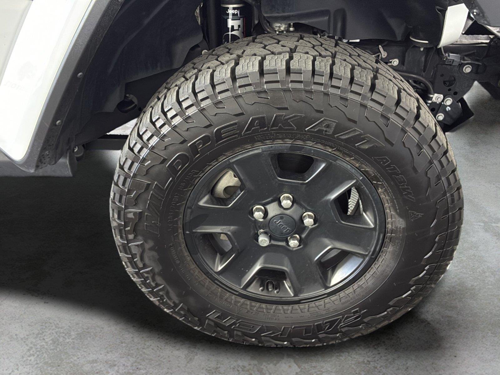 Used 2021 Bright White Clearcoat Jeep Mojave image 14