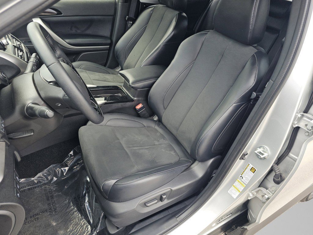 Used 2025 Alloy Silver Metallic Mitsubishi SE image 6