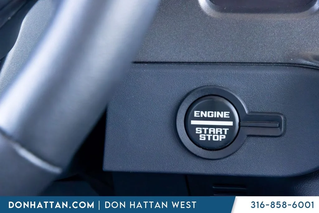 Used 2025 Blue Ford Badlands image 11