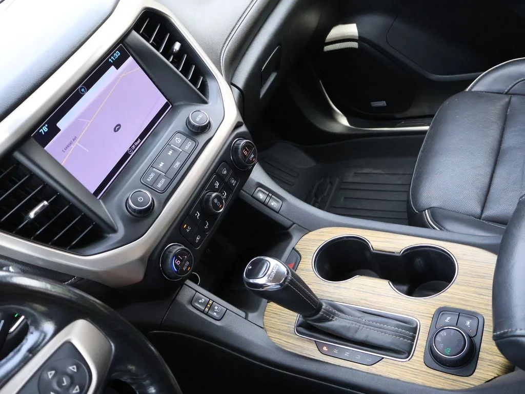 Used 2017 White GMC Denali image 25
