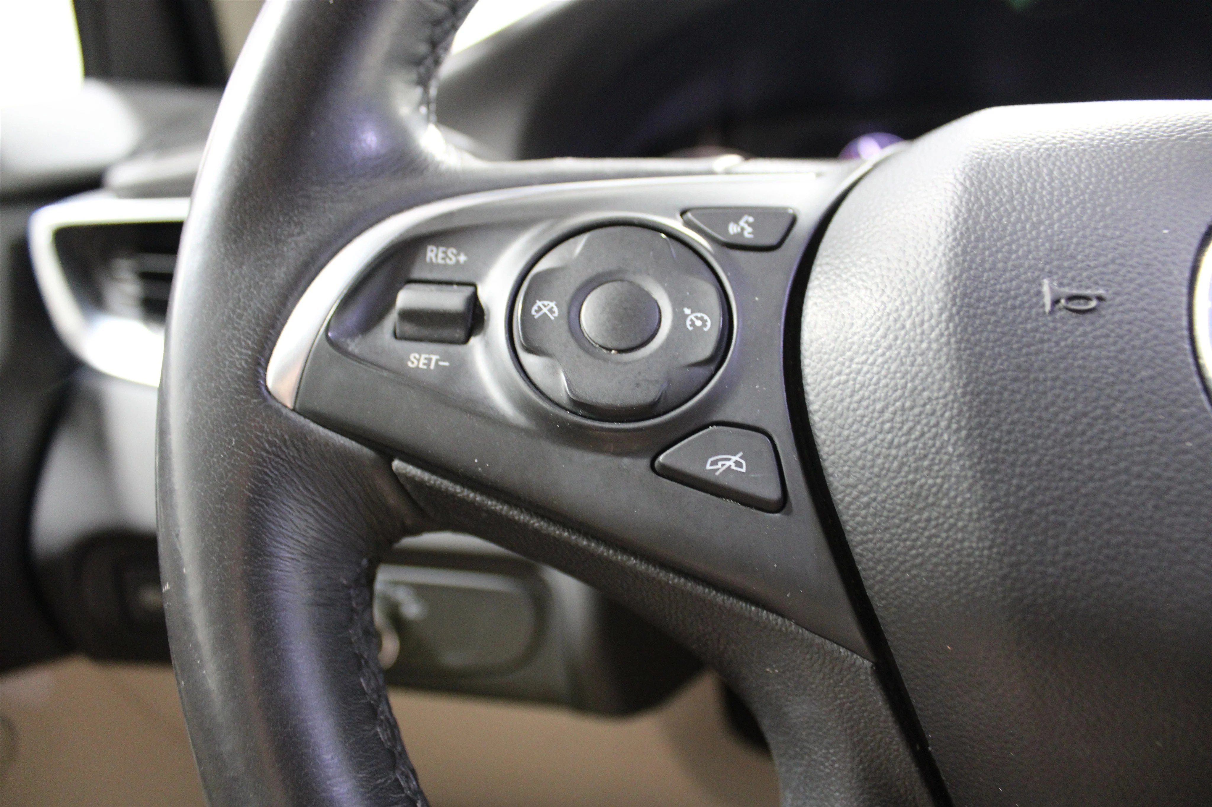 2020 Buick Enclave Essence - Photo 9