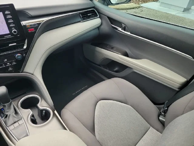 Used 2023 White Toyota LE image 11