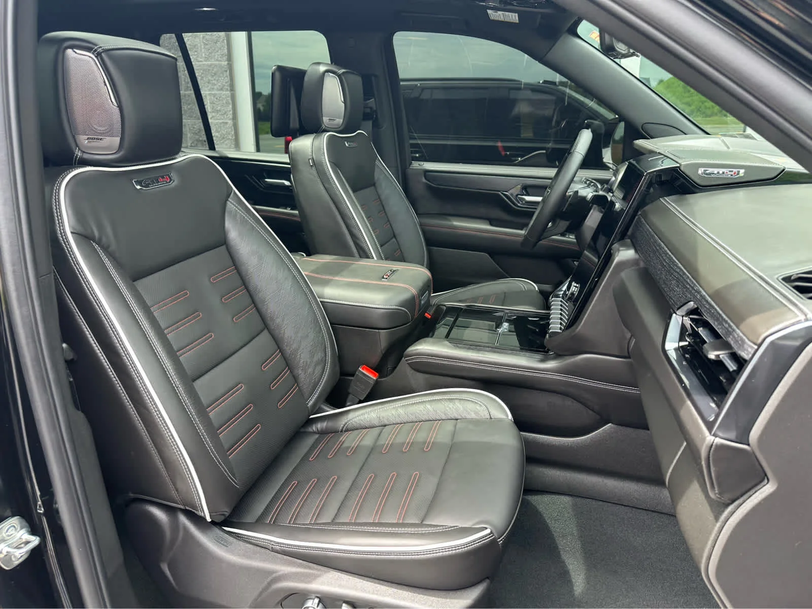 Used 2026 Onyx Black GMC AT4 Ultimate image 20