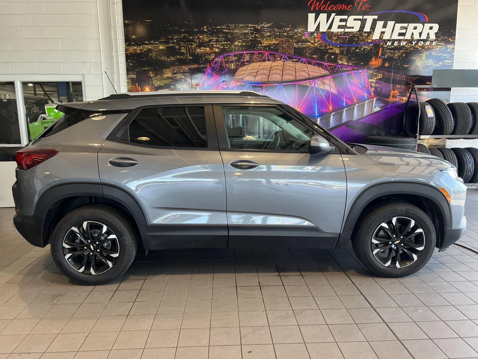 Used 2022 Satin Steel Metallic Chevrolet LT image 12