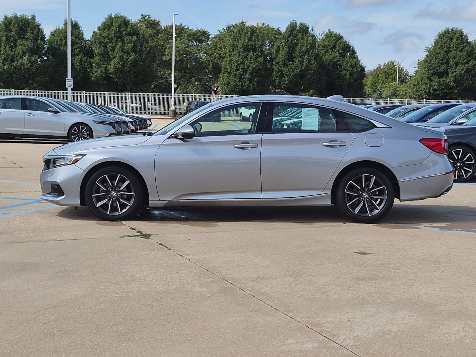 2022 Honda Accord EX-L - Photo 10
