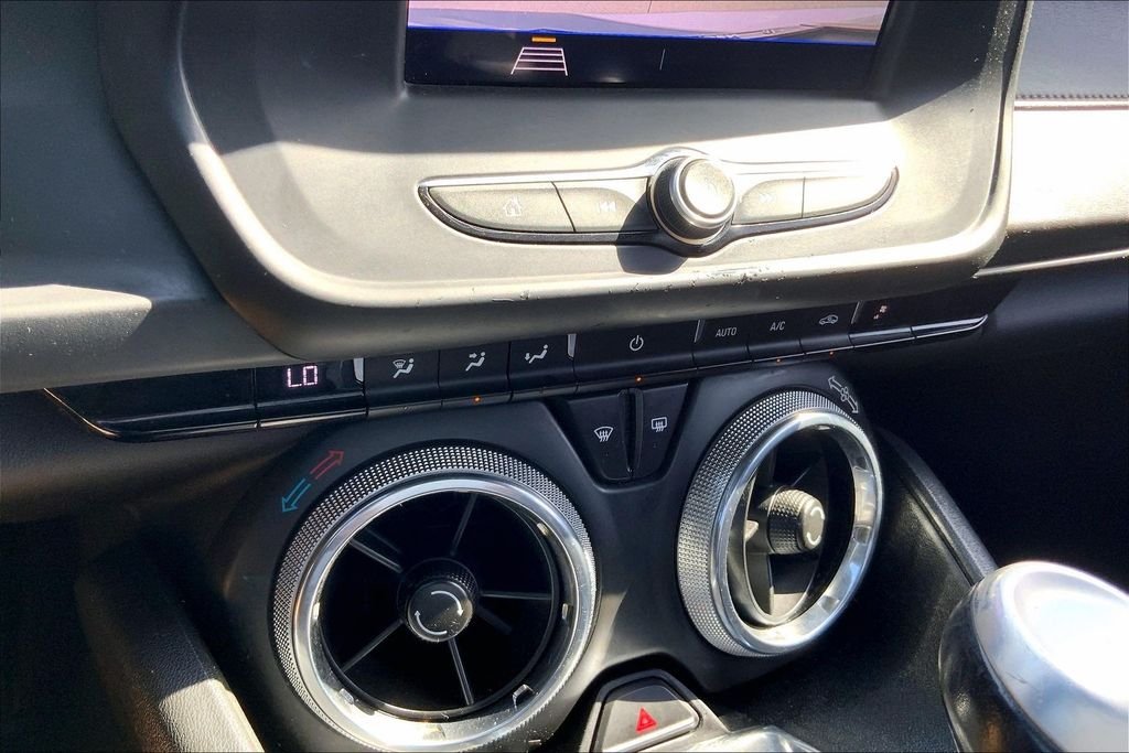 Used 2020 Summit White Chevrolet 1LT image 29