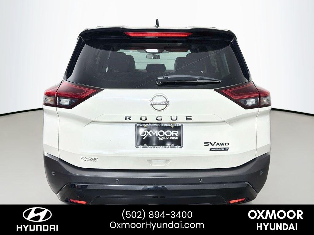 Used 2023 Pearl White Tricoat/Super Black Nissan SV image 6