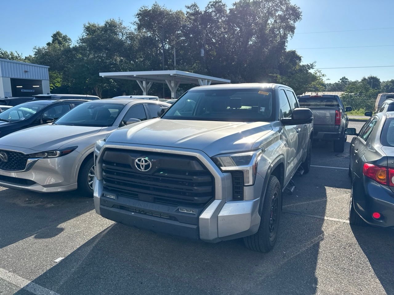 2022 Toyota Tundra SR5 3.4L 4WD CrewMax 5.5' Bed's photo