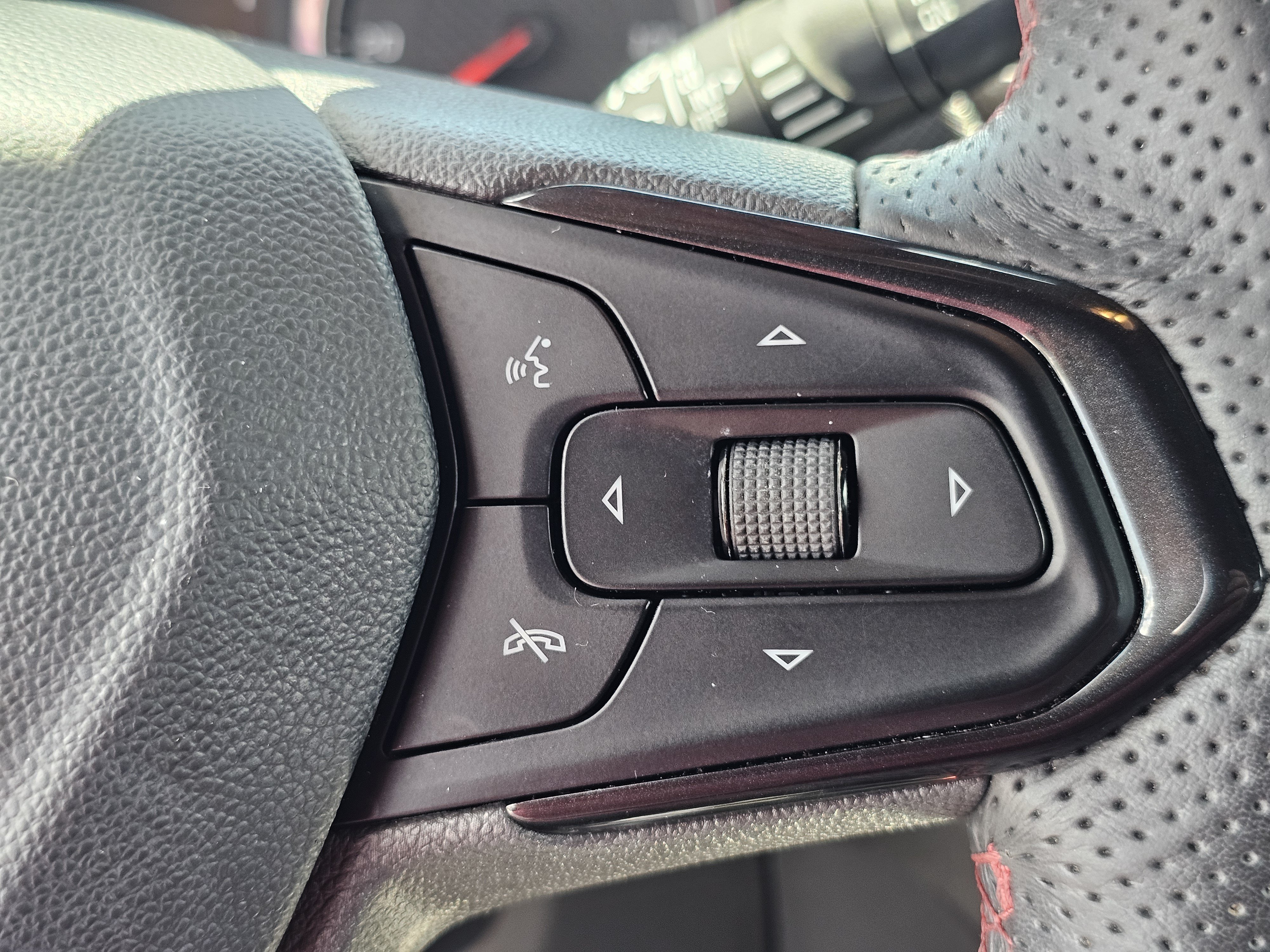 Used 2023 Summit White Chevrolet RS image 24
