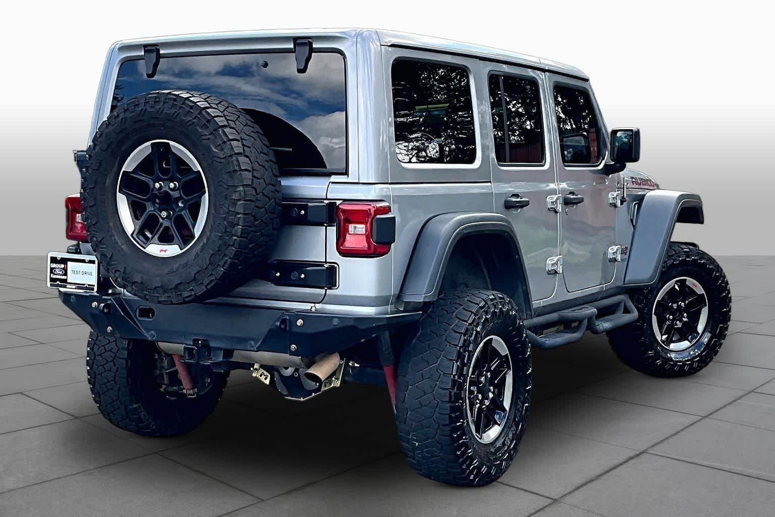 Used 2018 Billet Silver Metallic Clearcoat Jeep Rubicon image 13