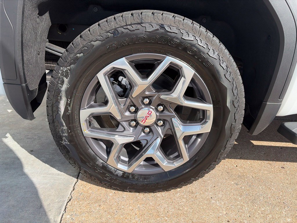 New 2026 Glacier White Tricoat GMC SLT image 45