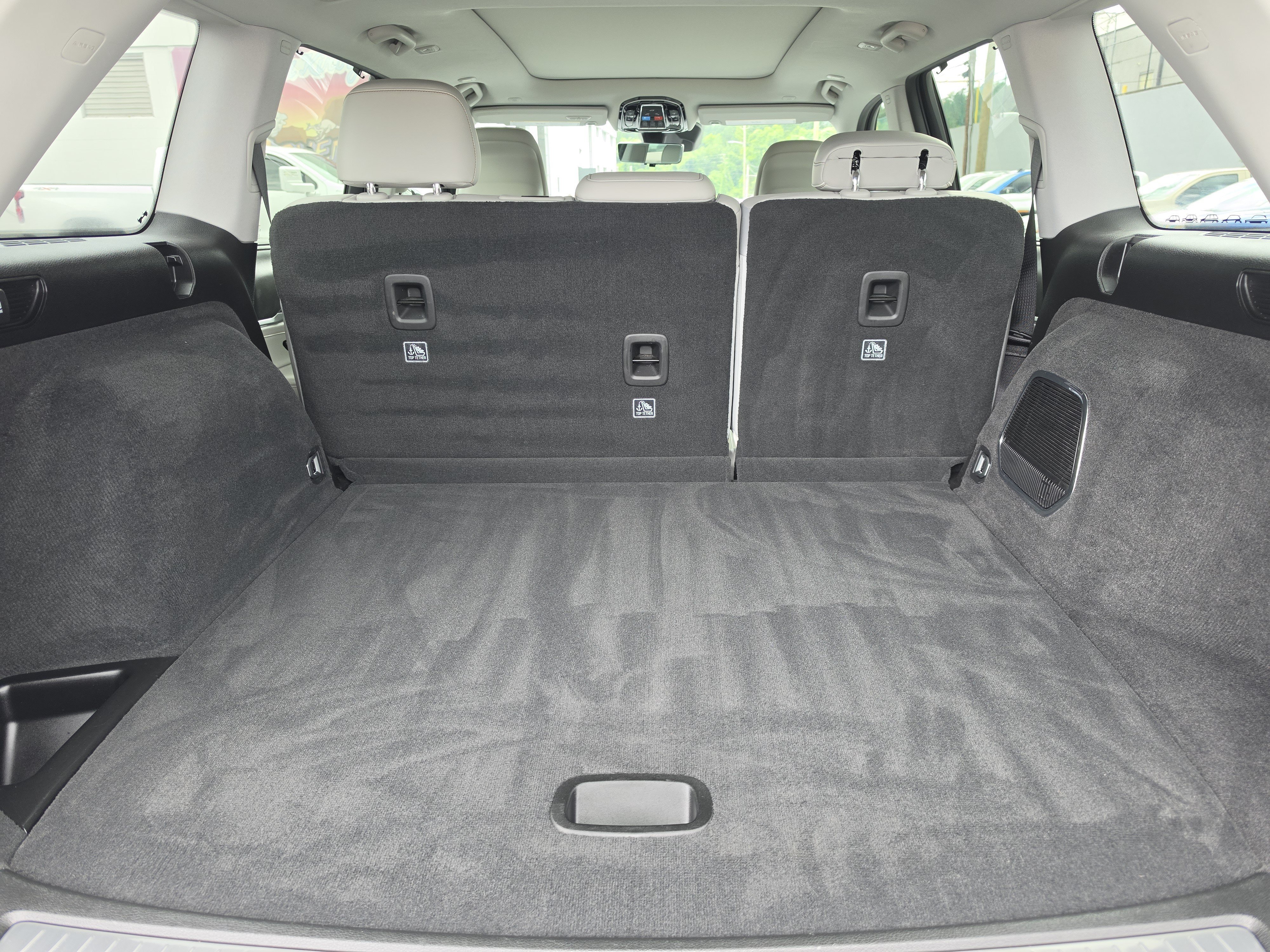Used 2022 Diamond Black Crystal Pearlcoat Jeep Overland image 16