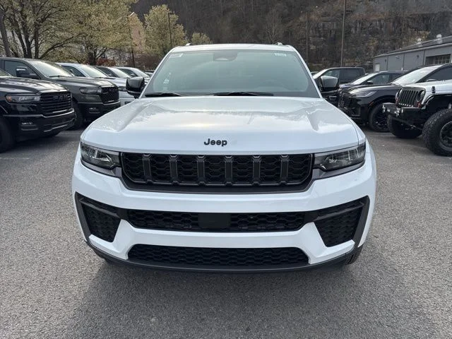 New 2026 Bright White Clear-Coat Exterior Paint Jeep Altitude image 8