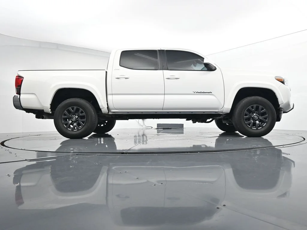 Used 2023 White Toyota SR5 image 34