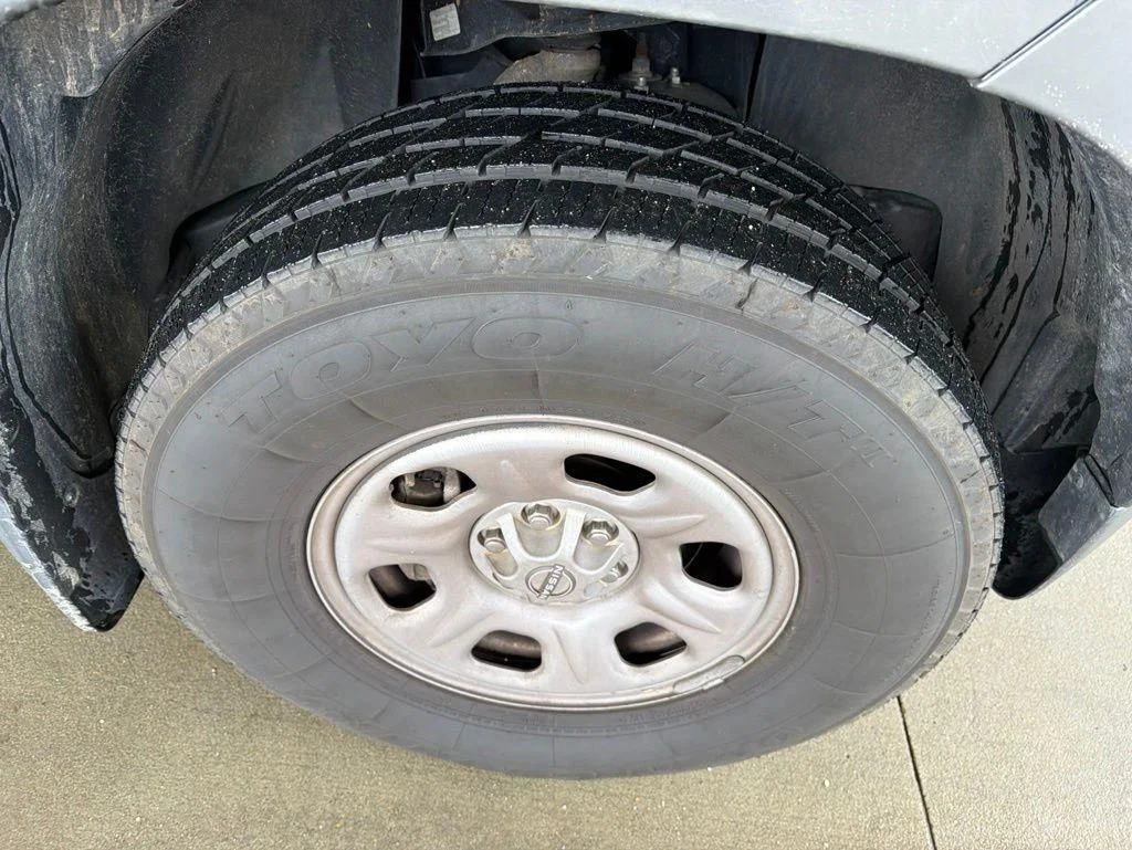 Used 2022 Gray Nissan S image 11